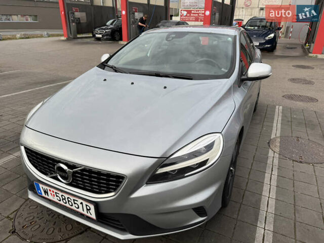 Серый Вольво В40, объемом двигателя 1.97 л и пробегом 210 тыс. км за 9923 $, фото 1 на Automoto.ua