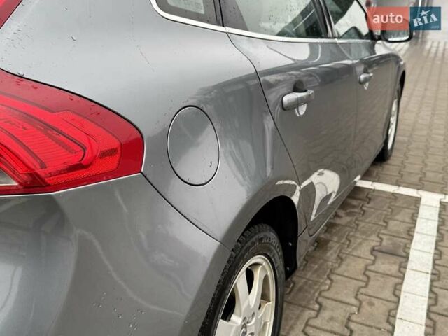 Сірий Вольво V40, об'ємом двигуна 1.97 л та пробігом 218 тис. км за 14100 $, фото 7 на Automoto.ua
