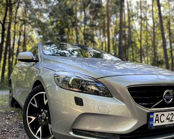 Сірий Вольво V40, об'ємом двигуна 2 л та пробігом 224 тис. км за 12950 $, фото 22 на Automoto.ua