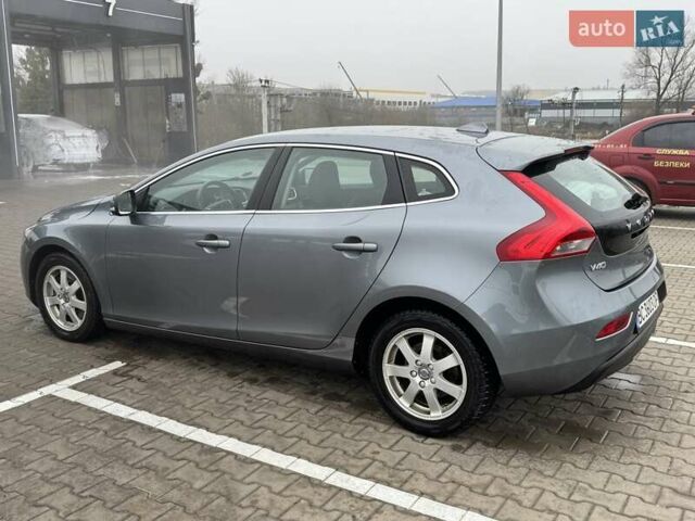 Сірий Вольво V40, об'ємом двигуна 1.97 л та пробігом 218 тис. км за 14100 $, фото 4 на Automoto.ua