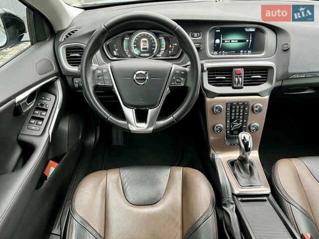 Серый Вольво В40, объемом двигателя 2 л и пробегом 135 тыс. км за 17900 $, фото 49 на Automoto.ua