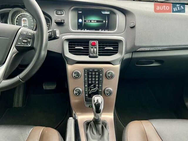 Серый Вольво В40, объемом двигателя 2 л и пробегом 135 тыс. км за 17900 $, фото 52 на Automoto.ua