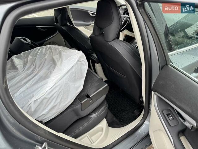Сірий Вольво V40, об'ємом двигуна 1.97 л та пробігом 218 тис. км за 14100 $, фото 13 на Automoto.ua