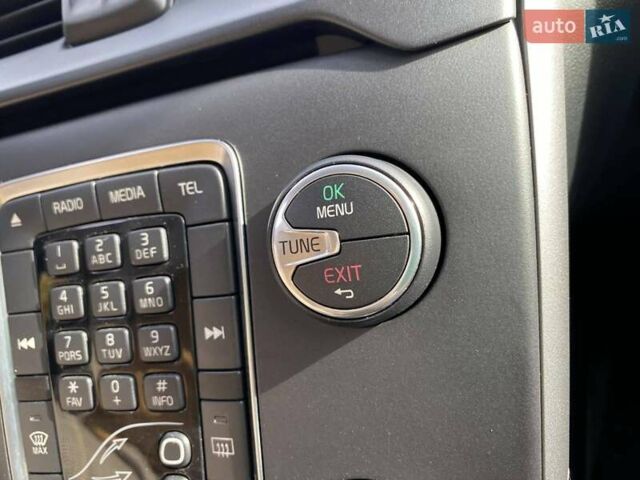 Вольво V40 2017 у Миколаєві на Automoto.ua Сірий Вольво V40, об'ємом двигуна 2 л та пробігом 106 тис. км за 17500 $, фото 51 на Automoto.ua