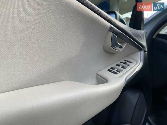 Вольво V40 2017 у Миколаєві на Automoto.ua Сірий Вольво V40, об'ємом двигуна 2 л та пробігом 106 тис. км за 17500 $, фото 35 на Automoto.ua