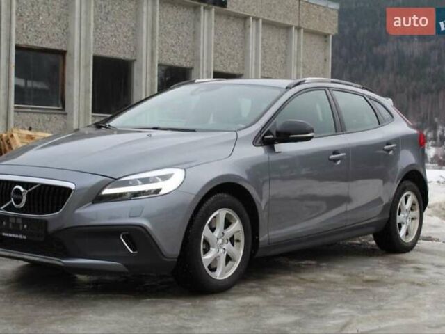 Серый Вольво В40, объемом двигателя 2 л и пробегом 56 тыс. км за 16800 $, фото 1 на Automoto.ua