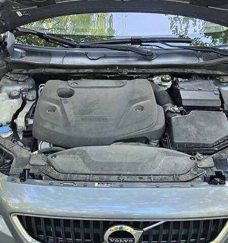 Сірий Вольво V40, об'ємом двигуна 2 л та пробігом 200 тис. км за 16000 $, фото 8 на Automoto.ua