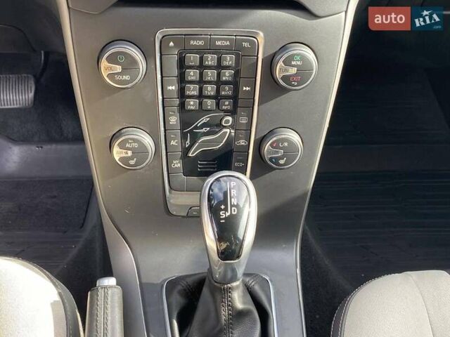 Вольво V40 2017 у Миколаєві на Automoto.ua Сірий Вольво V40, об'ємом двигуна 2 л та пробігом 106 тис. км за 17500 $, фото 47 на Automoto.ua