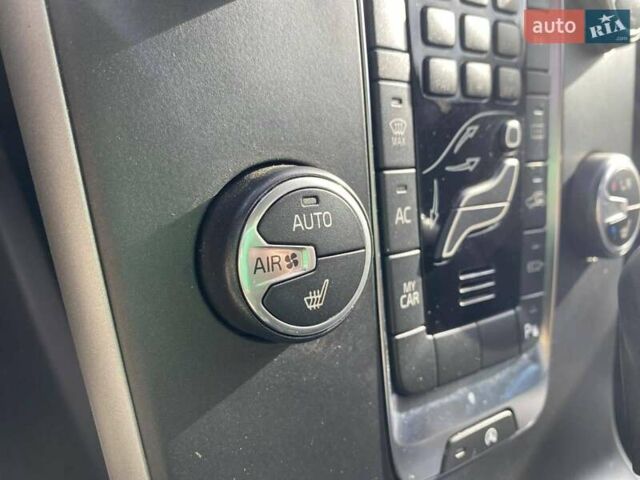 Вольво V40 2017 у Миколаєві на Automoto.ua Сірий Вольво V40, об'ємом двигуна 2 л та пробігом 106 тис. км за 17500 $, фото 49 на Automoto.ua