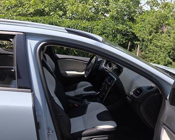 Вольво V40 2017 у Миколаєві на Automoto.ua Сірий Вольво V40, об'ємом двигуна 1.97 л та пробігом 106 тис. км за 17000 $, фото 3 на Automoto.ua