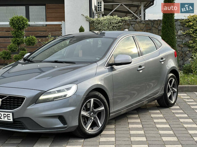 Сірий Вольво V40, об'ємом двигуна 2 л та пробігом 235 тис. км за 14400 $, фото 1 на Automoto.ua