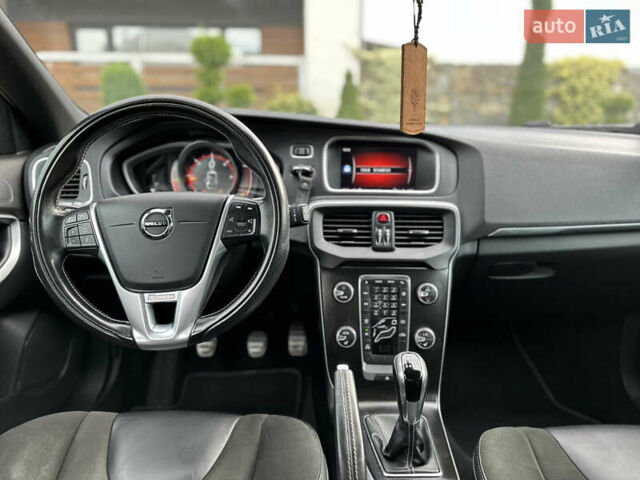 Сірий Вольво V40, об'ємом двигуна 2 л та пробігом 235 тис. км за 14400 $, фото 50 на Automoto.ua