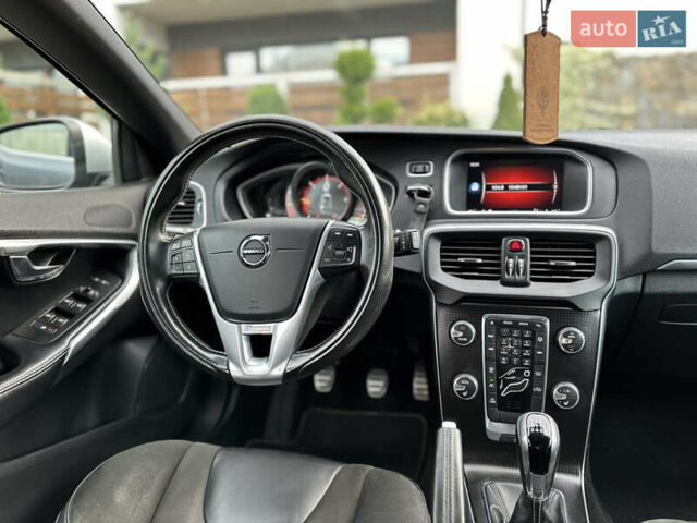 Сірий Вольво V40, об'ємом двигуна 2 л та пробігом 235 тис. км за 14400 $, фото 51 на Automoto.ua