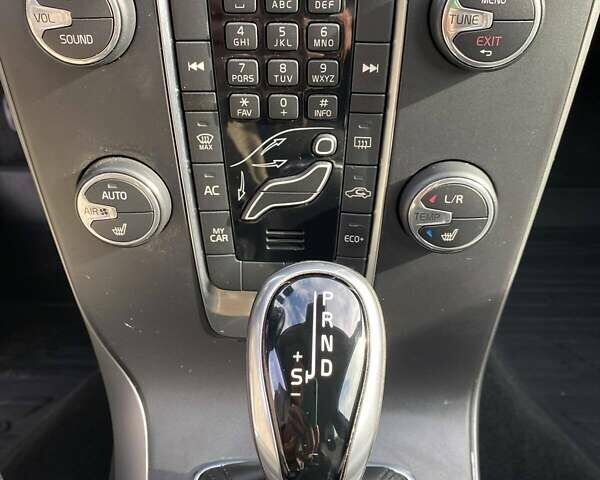 Вольво V40 2017 у Миколаєві на Automoto.ua Сірий Вольво V40, об'ємом двигуна 2 л та пробігом 106 тис. км за 17500 $, фото 53 на Automoto.ua