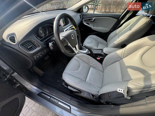 Сірий Вольво V40, об'ємом двигуна 1.5 л та пробігом 138 тис. км за 15900 $, фото 4 на Automoto.ua