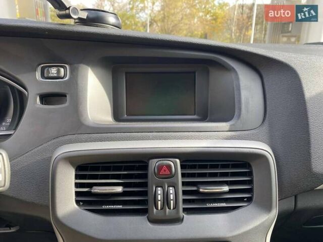 Вольво V40 2017 у Миколаєві на Automoto.ua Сірий Вольво V40, об'ємом двигуна 2 л та пробігом 106 тис. км за 17500 $, фото 48 на Automoto.ua