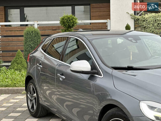 Сірий Вольво V40, об'ємом двигуна 2 л та пробігом 235 тис. км за 14400 $, фото 24 на Automoto.ua