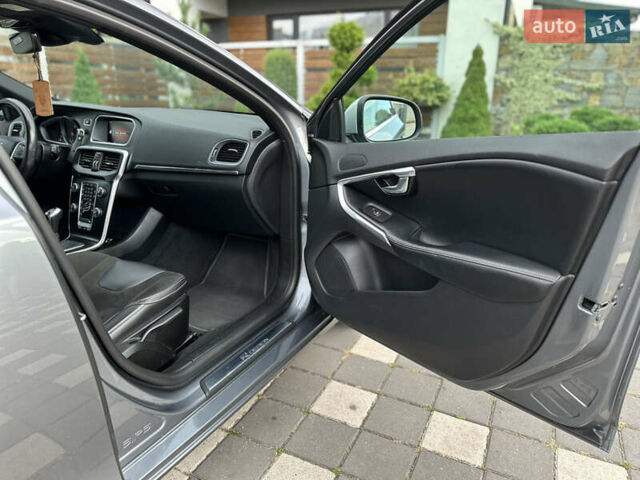 Сірий Вольво V40, об'ємом двигуна 2 л та пробігом 235 тис. км за 14400 $, фото 65 на Automoto.ua