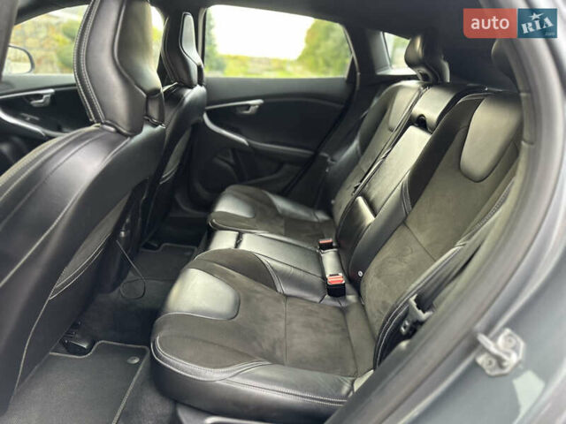 Сірий Вольво V40, об'ємом двигуна 2 л та пробігом 235 тис. км за 14400 $, фото 83 на Automoto.ua
