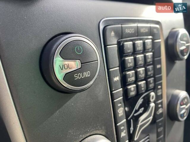 Вольво V40 2017 у Миколаєві на Automoto.ua Сірий Вольво V40, об'ємом двигуна 2 л та пробігом 106 тис. км за 17500 $, фото 50 на Automoto.ua