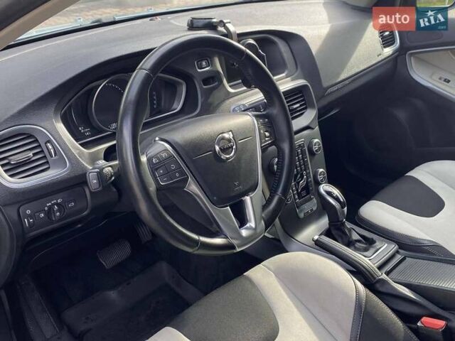 Вольво V40 2017 у Миколаєві на Automoto.ua Сірий Вольво V40, об'ємом двигуна 2 л та пробігом 106 тис. км за 17500 $, фото 26 на Automoto.ua