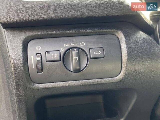 Вольво V40 2017 у Миколаєві на Automoto.ua Сірий Вольво V40, об'ємом двигуна 2 л та пробігом 106 тис. км за 17500 $, фото 38 на Automoto.ua