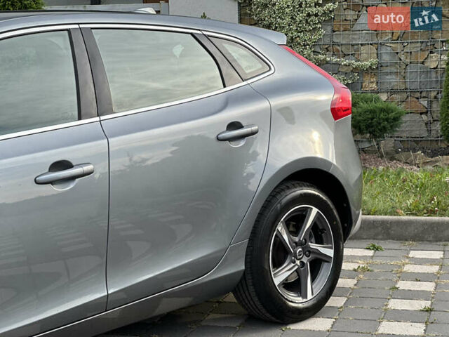 Сірий Вольво V40, об'ємом двигуна 2 л та пробігом 235 тис. км за 14400 $, фото 9 на Automoto.ua