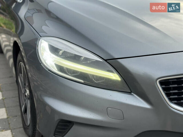 Сірий Вольво V40, об'ємом двигуна 2 л та пробігом 235 тис. км за 14400 $, фото 17 на Automoto.ua