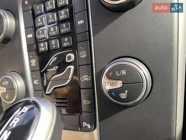 Вольво V40 2017 у Миколаєві на Automoto.ua Сірий Вольво V40, об'ємом двигуна 2 л та пробігом 106 тис. км за 17500 $, фото 52 на Automoto.ua