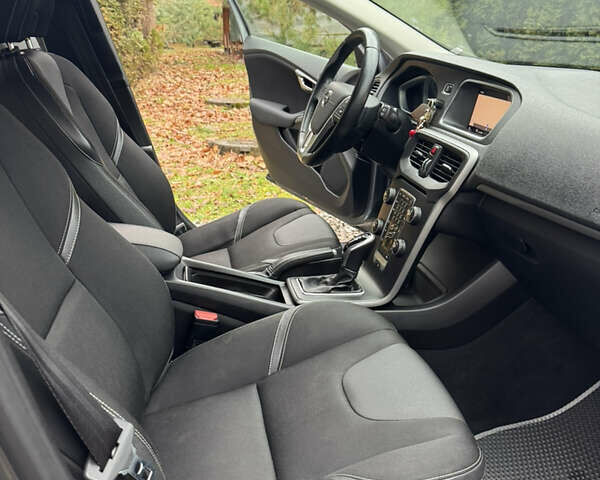 Серый Вольво В40, объемом двигателя 1.98 л и пробегом 192 тыс. км за 16300 $, фото 7 на Automoto.ua