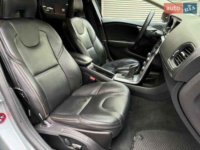 Серый Вольво В40, объемом двигателя 1.97 л и пробегом 182 тыс. км за 16990 $, фото 13 на Automoto.ua