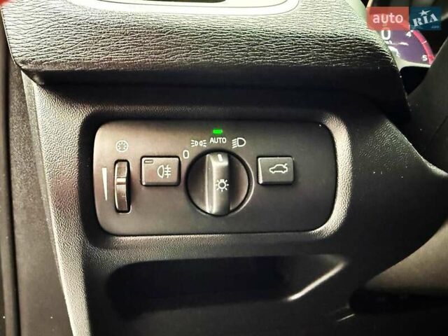 Серый Вольво В40, объемом двигателя 1.97 л и пробегом 182 тыс. км за 16990 $, фото 19 на Automoto.ua