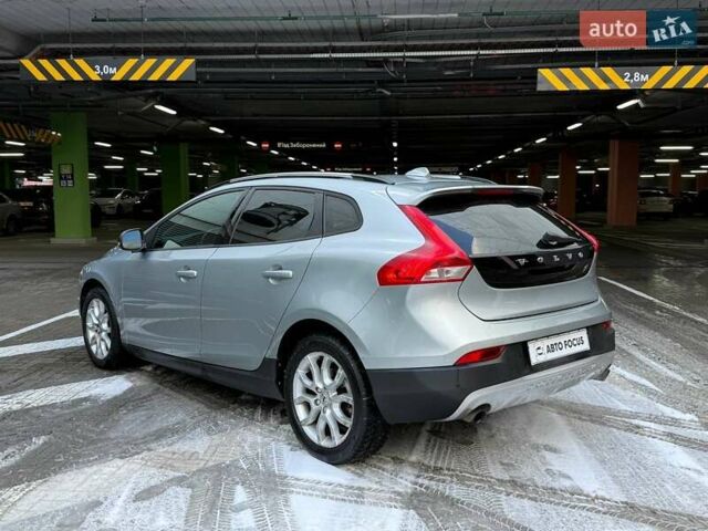 Серый Вольво В40, объемом двигателя 1.97 л и пробегом 182 тыс. км за 16990 $, фото 4 на Automoto.ua