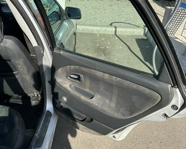 Сірий Вольво V40, об'ємом двигуна 1.87 л та пробігом 328 тис. км за 3000 $, фото 18 на Automoto.ua