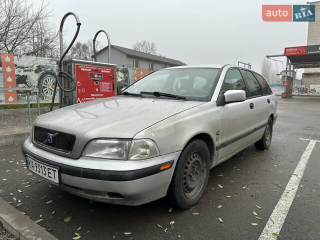 Серый Вольво В40, объемом двигателя 1.87 л и пробегом 331 тыс. км за 2500 $, фото 1 на Automoto.ua