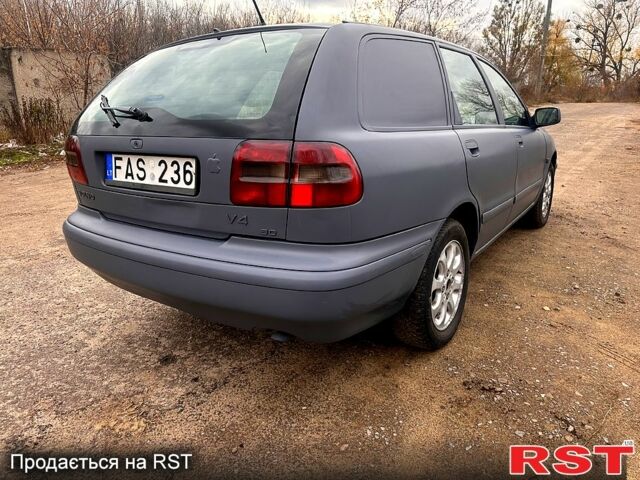 Серый Вольво В40, объемом двигателя 1.9 л и пробегом 310 тыс. км за 2299 $, фото 5 на Automoto.ua