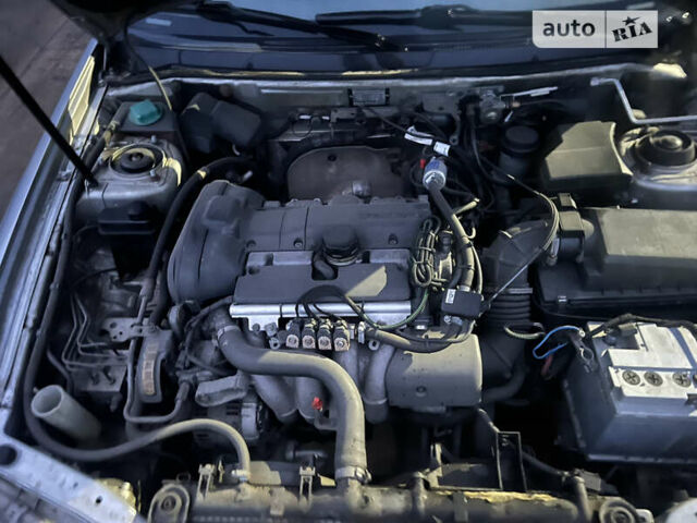 Сірий Вольво V40, об'ємом двигуна 1.78 л та пробігом 286 тис. км за 3000 $, фото 8 на Automoto.ua