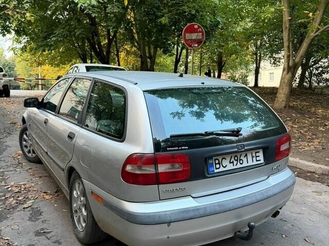Сірий Вольво V40, об'ємом двигуна 1.78 л та пробігом 190 тис. км за 1650 $, фото 12 на Automoto.ua