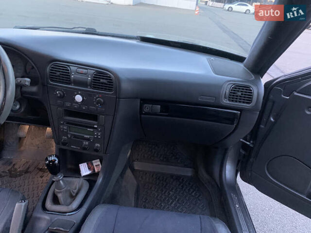 Серый Вольво В40, объемом двигателя 1.8 л и пробегом 260 тыс. км за 4999 $, фото 17 на Automoto.ua