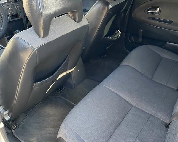 Серый Вольво В40, объемом двигателя 1.8 л и пробегом 330 тыс. км за 3900 $, фото 5 на Automoto.ua