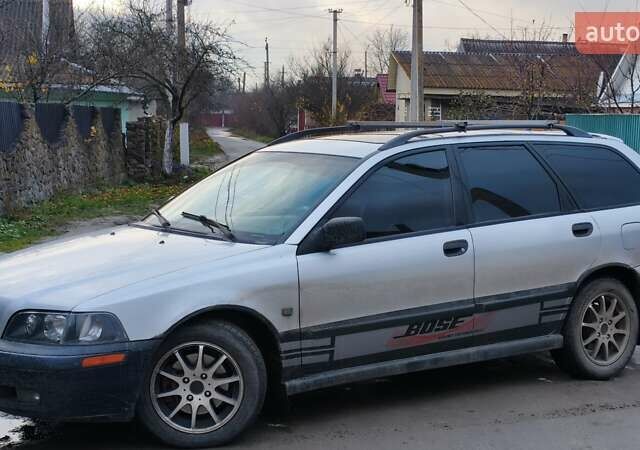 Серый Вольво В40, объемом двигателя 1.9 л и пробегом 430 тыс. км за 2998 $, фото 3 на Automoto.ua