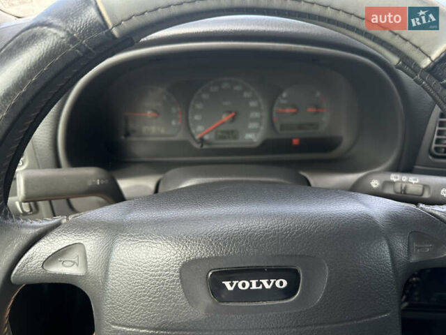 Сірий Вольво V40, об'ємом двигуна 1.87 л та пробігом 386 тис. км за 3500 $, фото 25 на Automoto.ua
