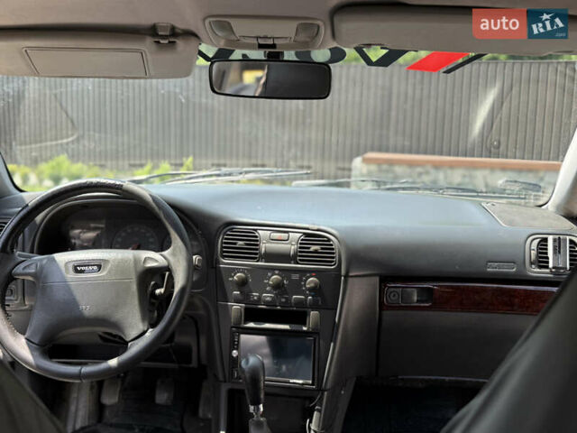Сірий Вольво V40, об'ємом двигуна 0 л та пробігом 300 тис. км за 2200 $, фото 8 на Automoto.ua