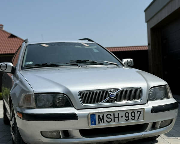 Сірий Вольво V40, об'ємом двигуна 0 л та пробігом 300 тис. км за 2200 $, фото 2 на Automoto.ua