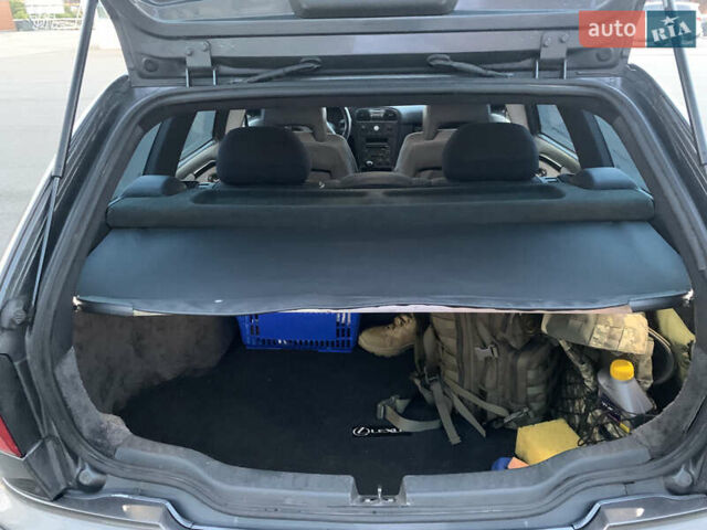 Серый Вольво В40, объемом двигателя 1.8 л и пробегом 260 тыс. км за 4999 $, фото 12 на Automoto.ua