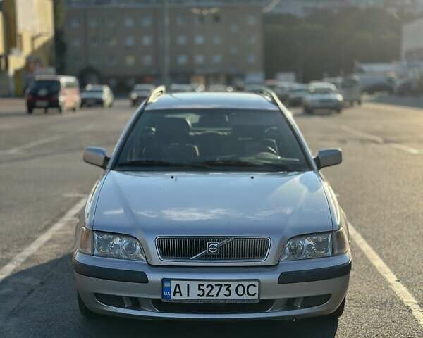 Серый Вольво В40, объемом двигателя 1.9 л и пробегом 308 тыс. км за 4200 $, фото 3 на Automoto.ua