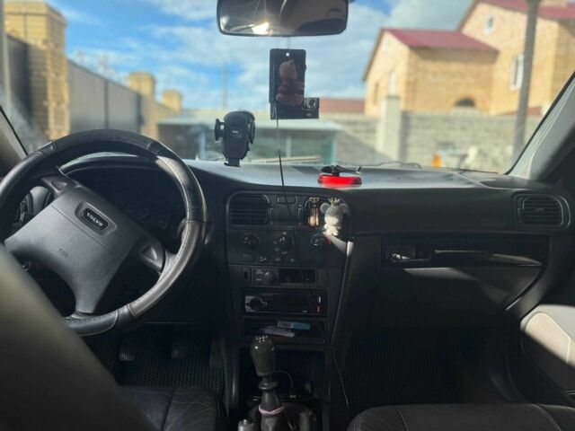 Серый Вольво В40, объемом двигателя 1.8 л и пробегом 303 тыс. км за 3300 $, фото 5 на Automoto.ua