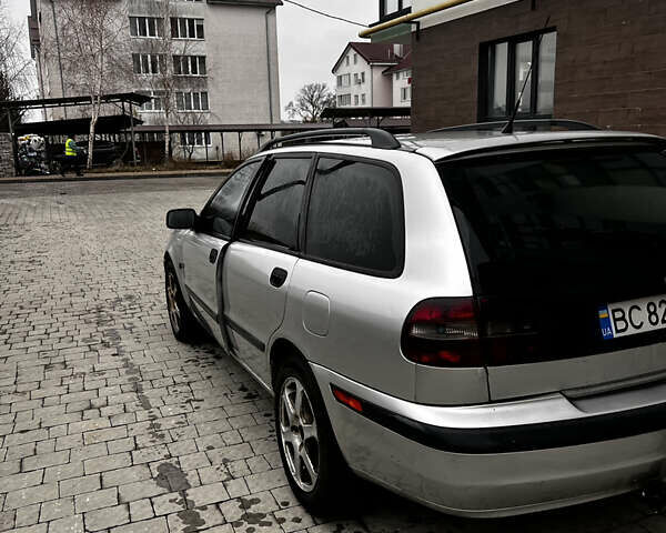 Серый Вольво В40, объемом двигателя 1.9 л и пробегом 362 тыс. км за 2300 $, фото 2 на Automoto.ua