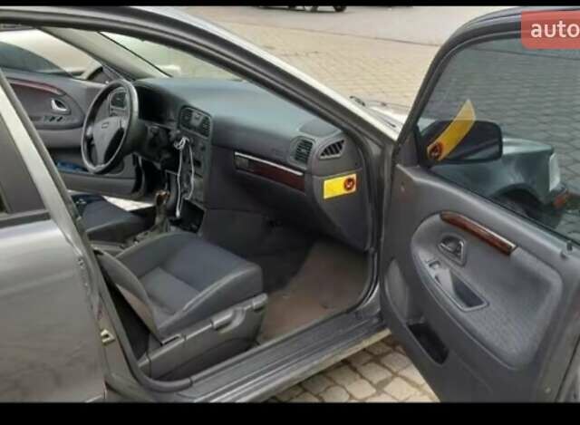 Серый Вольво В40, объемом двигателя 1.8 л и пробегом 360 тыс. км за 3500 $, фото 2 на Automoto.ua