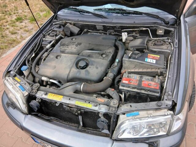 Серый Вольво В40, объемом двигателя 0 л и пробегом 240 тыс. км за 673 $, фото 5 на Automoto.ua